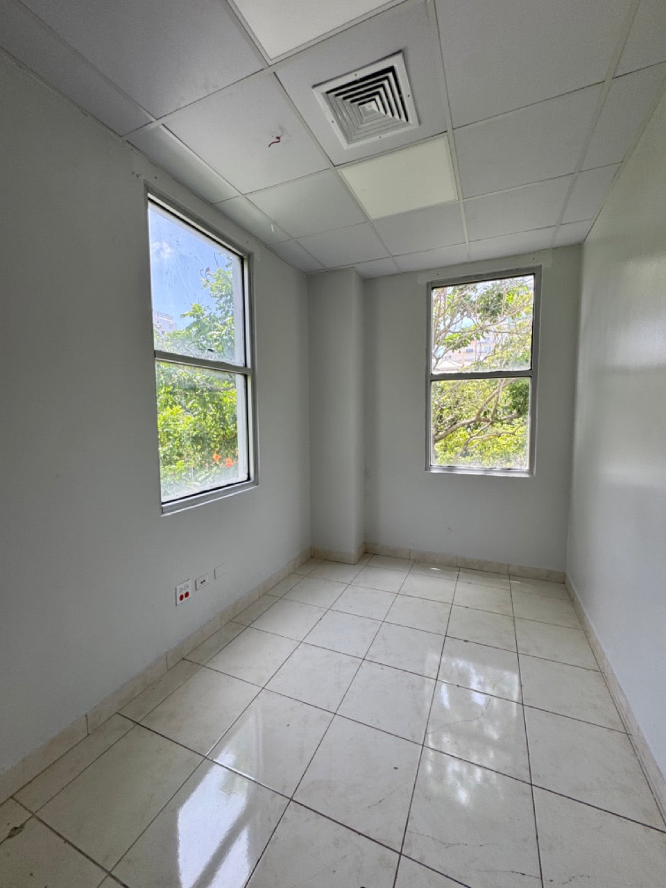 Oficinas alquiler Piantini MIII 501 301 Santo Domingo