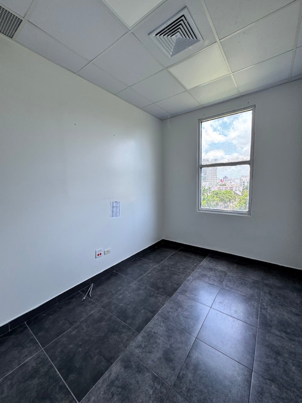 Oficinas alquiler Piantini MIII 501 301 Santo Domingo
