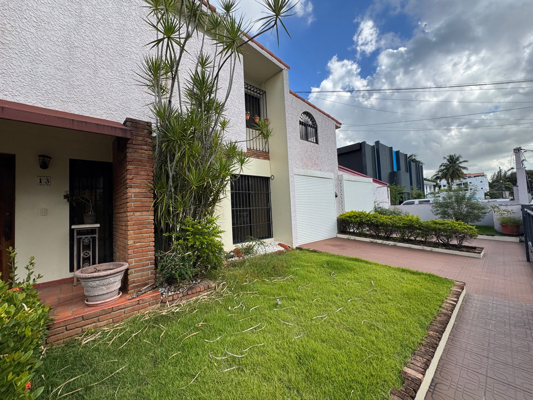 Local comercial casa Arroyo Hondo Viejo Santo Domingo