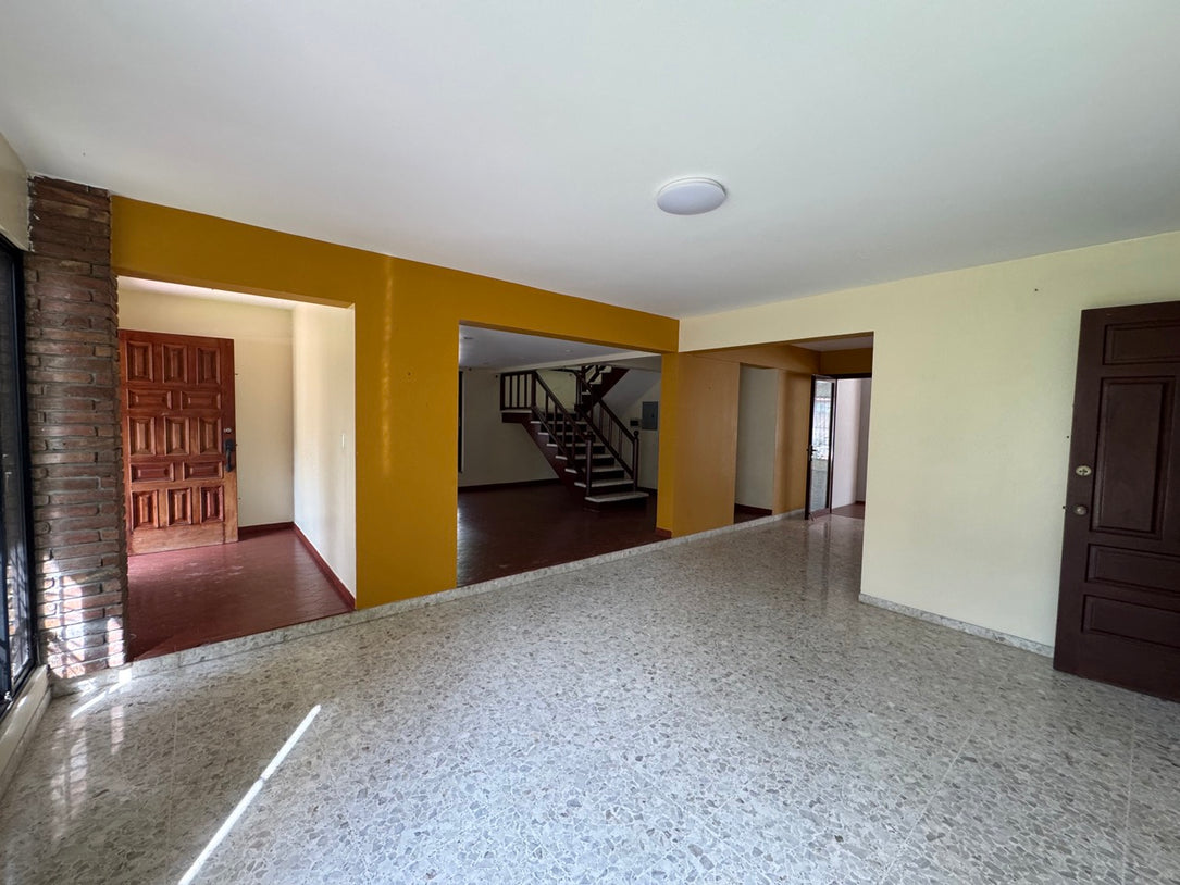 Local comercial casa Arroyo Hondo Viejo Santo Domingo