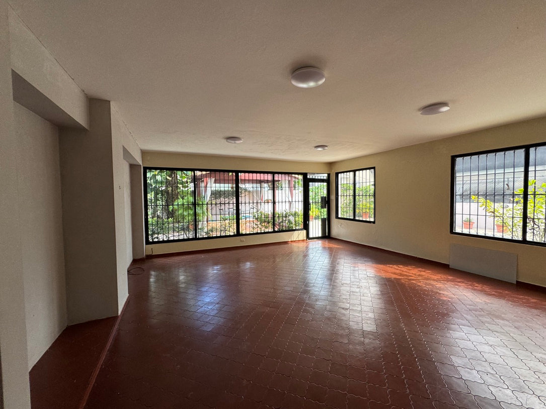 Local comercial casa Arroyo Hondo Viejo Santo Domingo