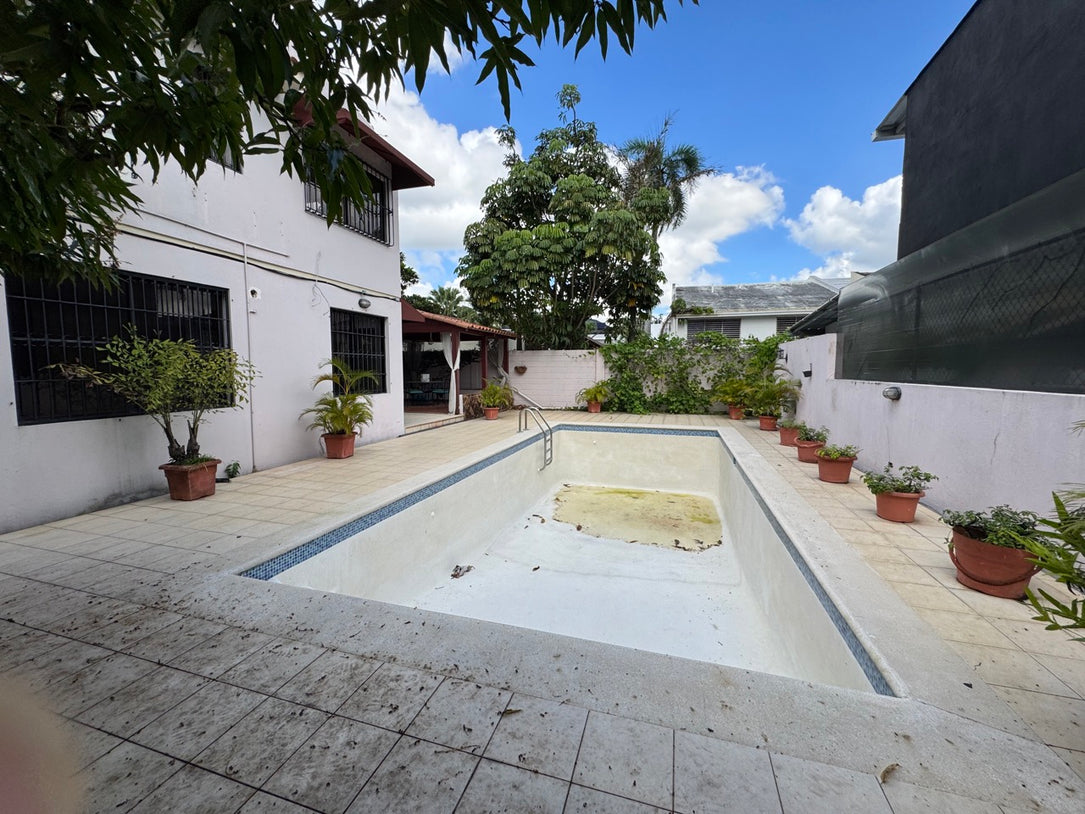 Local comercial casa Arroyo Hondo Viejo Santo Domingo