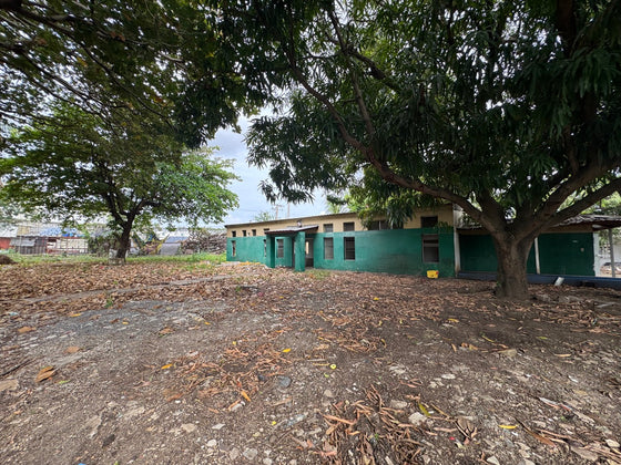Nave terreno locales comerciales venta Ave. Luperon Herrera, Santo Domingo,