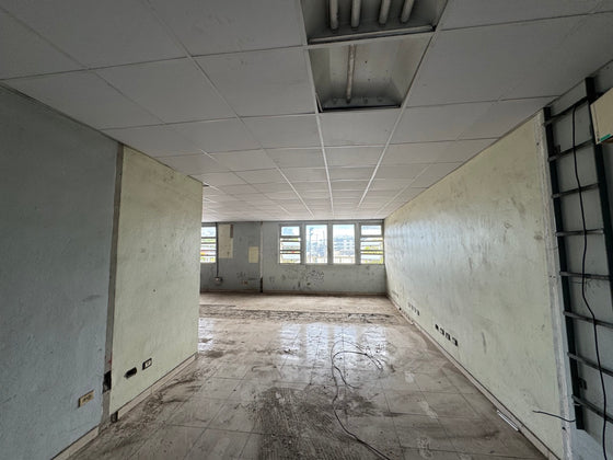 Nave terreno locales comerciales venta Ave. Luperon Herrera, Santo Domingo,