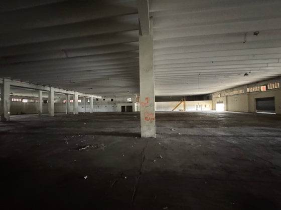 Nave terreno locales comerciales venta Ave. Luperon Herrera, Santo Domingo,