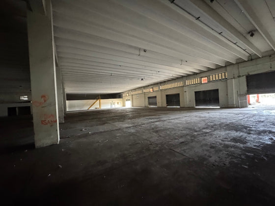 Nave terreno locales comerciales venta Ave. Luperon Herrera, Santo Domingo,