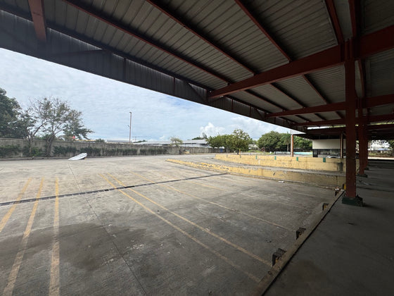 Nave terreno locales comerciales venta Ave. Luperon Herrera, Santo Domingo,