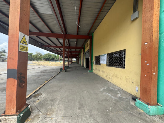 Nave terreno locales comerciales venta Ave. Luperon Herrera, Santo Domingo,