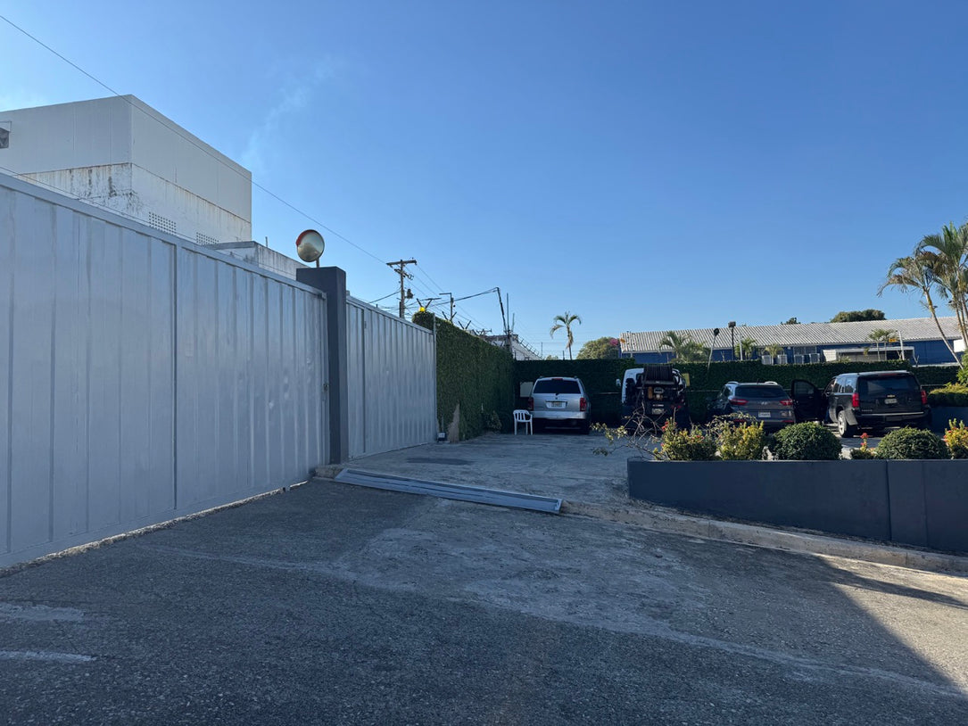 Nave comercial alquiler Villa Aura Santo Domingo Oeste