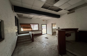 Edificio oficinas comercial Ens. Kennedy, Ave. Tiradentes Santo Domingo-5