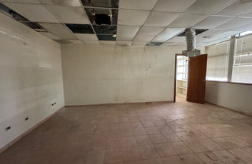 Edificio oficinas comercial Ens. Kennedy, Ave. Tiradentes Santo Domingo-10