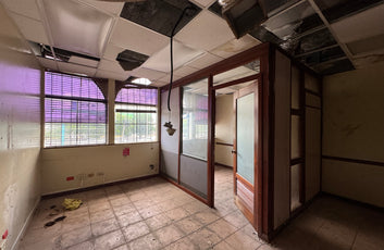 Edificio oficinas comercial Ens. Kennedy, Ave. Tiradentes Santo Domingo-16