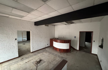 Edificio oficinas comercial Ens. Kennedy, Ave. Tiradentes Santo Domingo-18