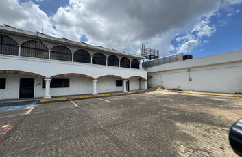 Edificio oficinas comercial Ens. Kennedy, Ave. Tiradentes Santo Domingo-21