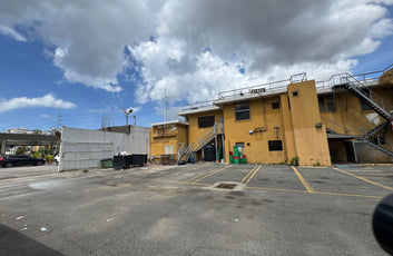 Edificio oficinas comercial Ens. Kennedy, Ave. Tiradentes Santo Domingo-23