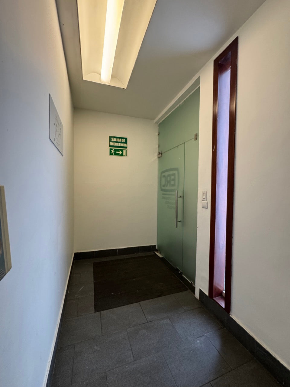 Oficina Edificio comercial alquiler Tiradentes Naco Santo Domingo