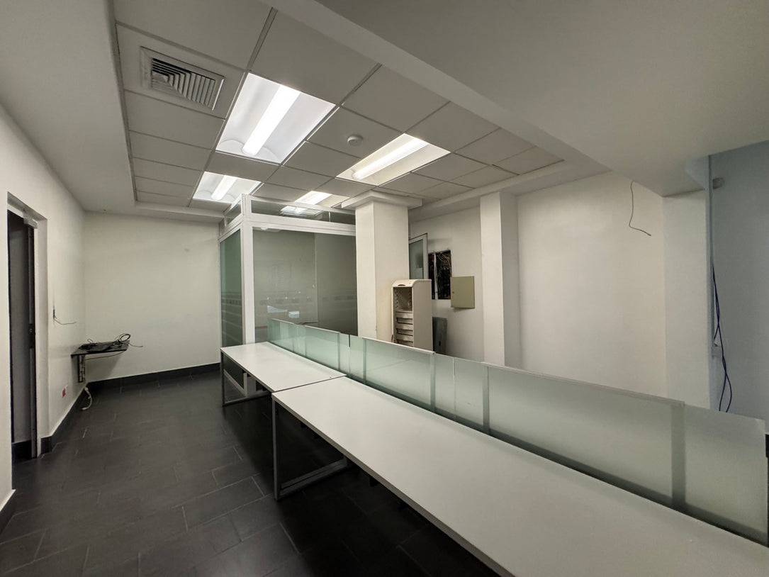 Oficina Edificio comercial alquiler Tiradentes Naco Santo Domingo