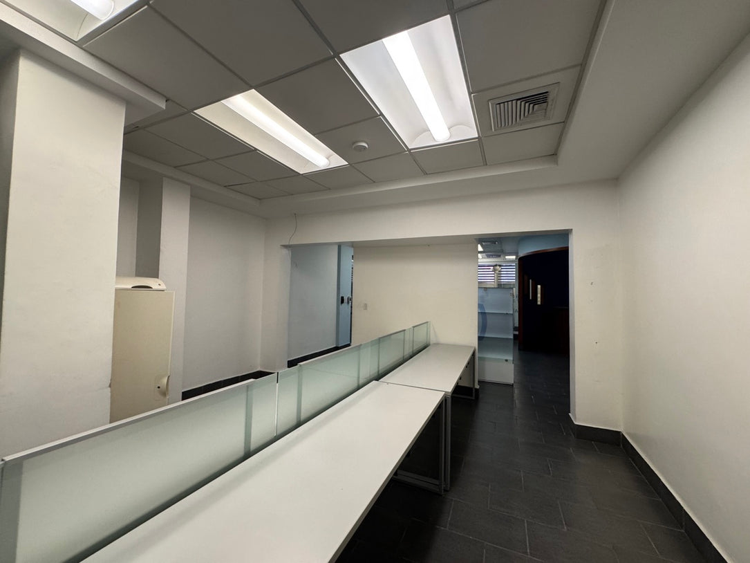 Oficina Edificio comercial alquiler Tiradentes Naco Santo Domingo