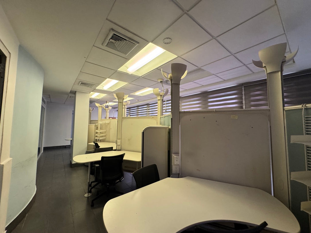 Oficina Edificio comercial alquiler Tiradentes Naco Santo Domingo