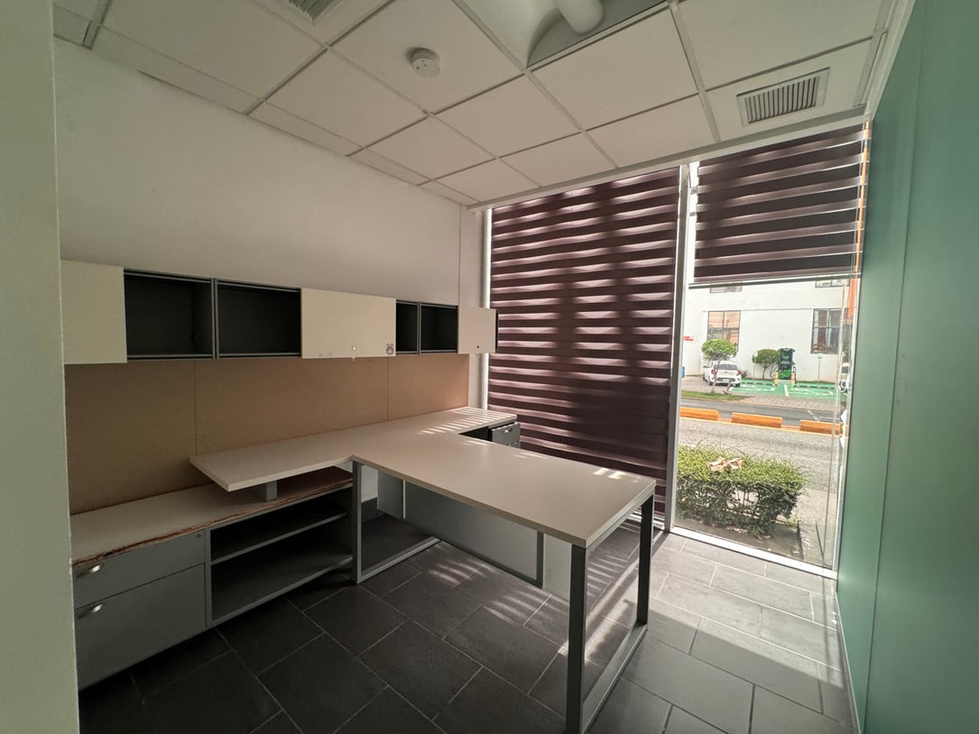 Oficina Edificio comercial alquiler Tiradentes Naco Santo Domingo