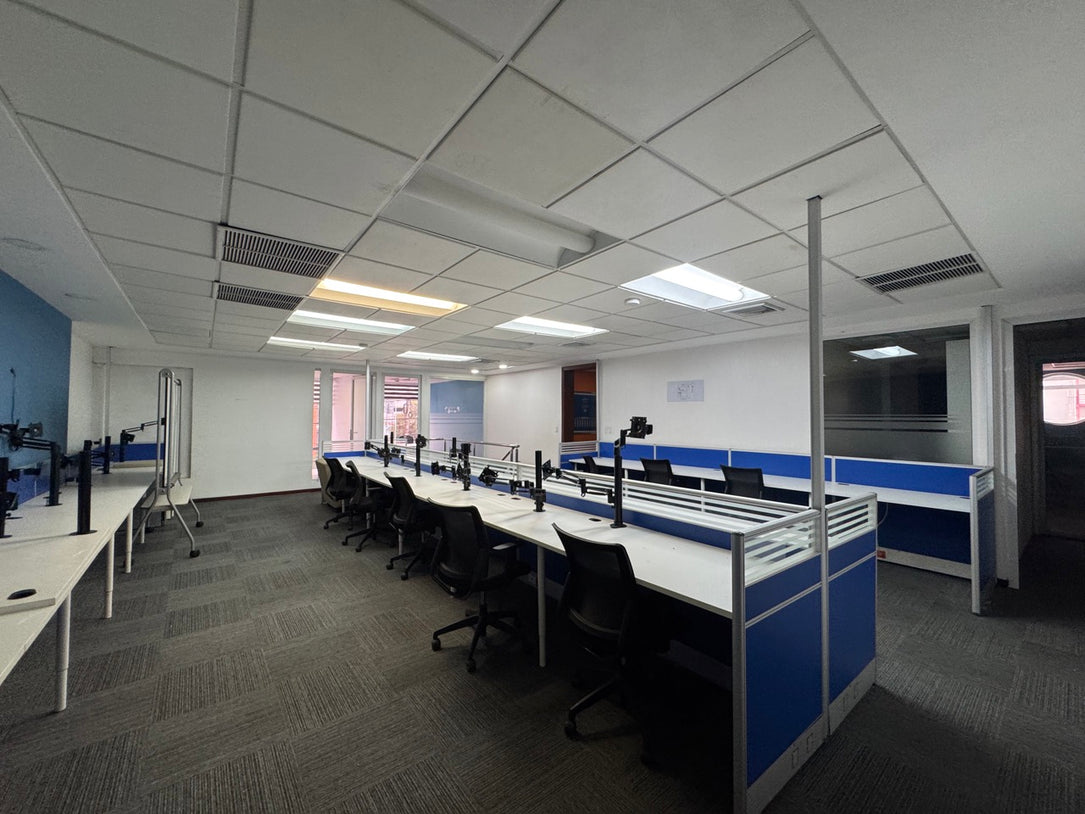 Oficina Edificio comercial alquiler Tiradentes Naco Santo Domingo