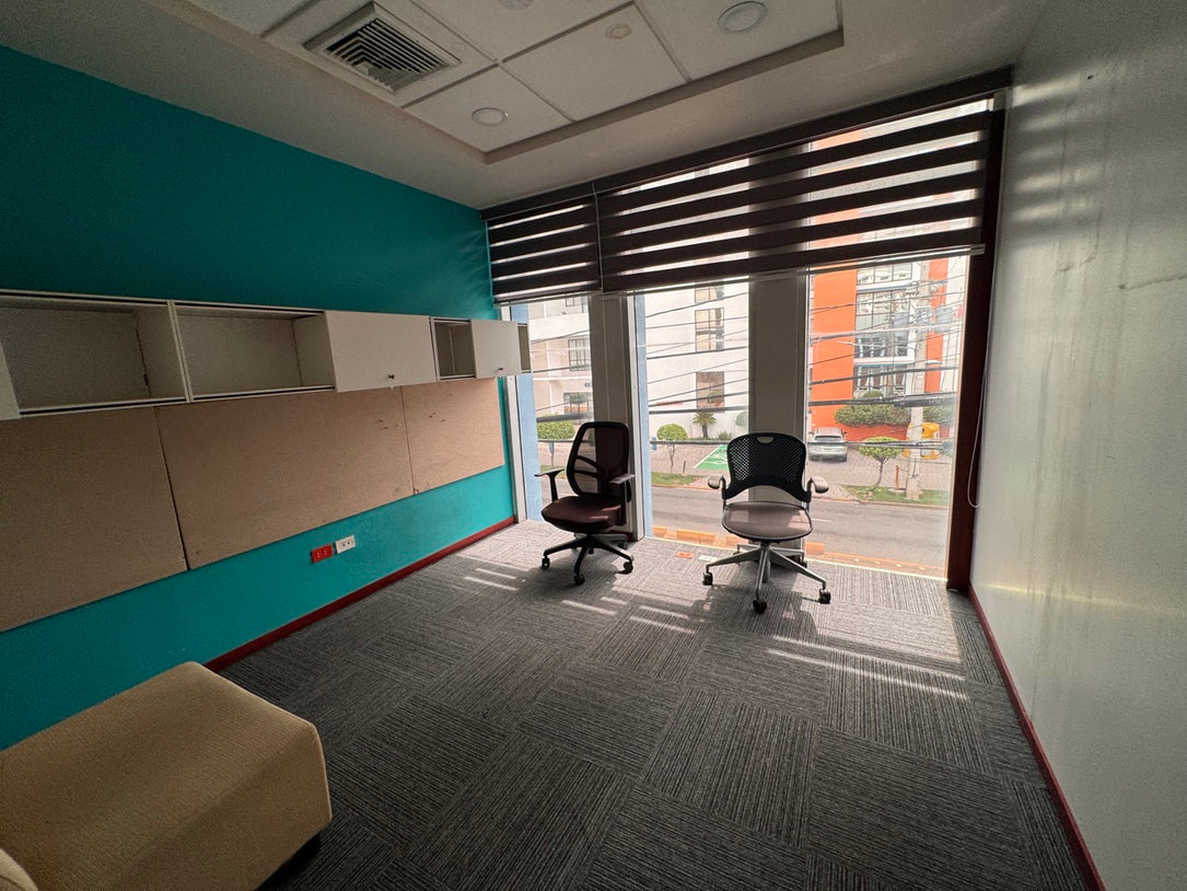 Oficina Edificio comercial alquiler Tiradentes Naco Santo Domingo
