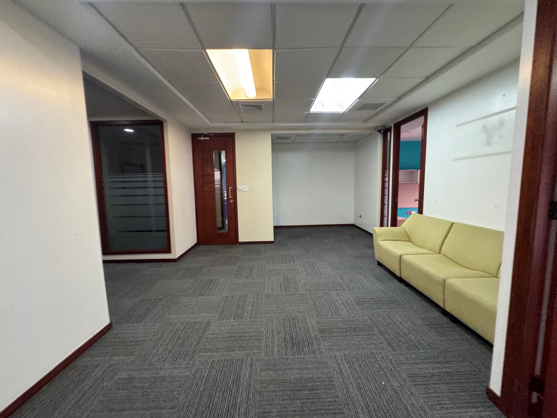 Oficina Edificio comercial alquiler Tiradentes Naco Santo Domingo