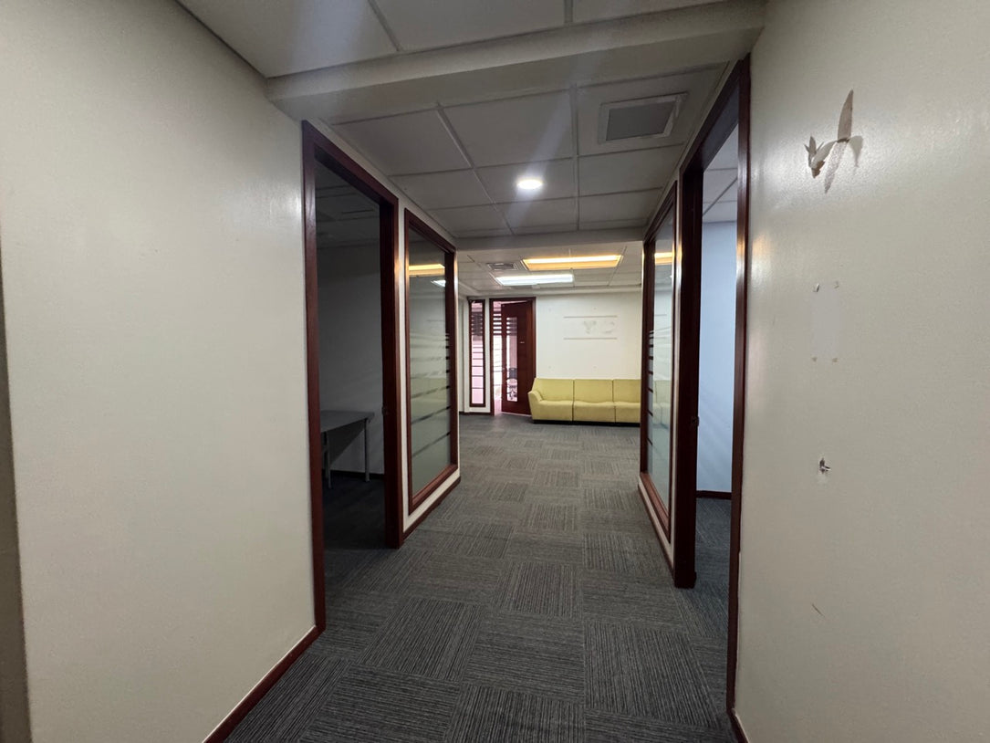 Oficina Edificio comercial alquiler Tiradentes Naco Santo Domingo