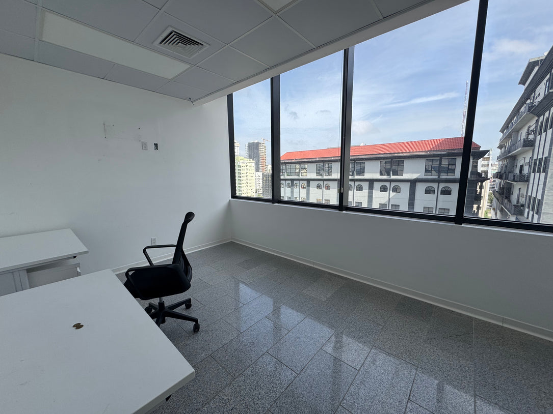 Oficina alquiler Corporativo 2010 Piantini Santo Domingo 502