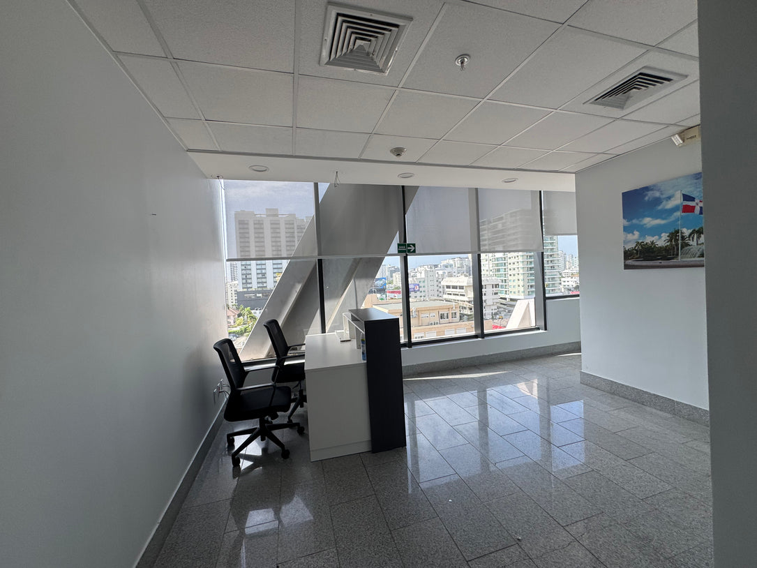 Oficina alquiler Corporativo 2010 Piantini Santo Domingo 502