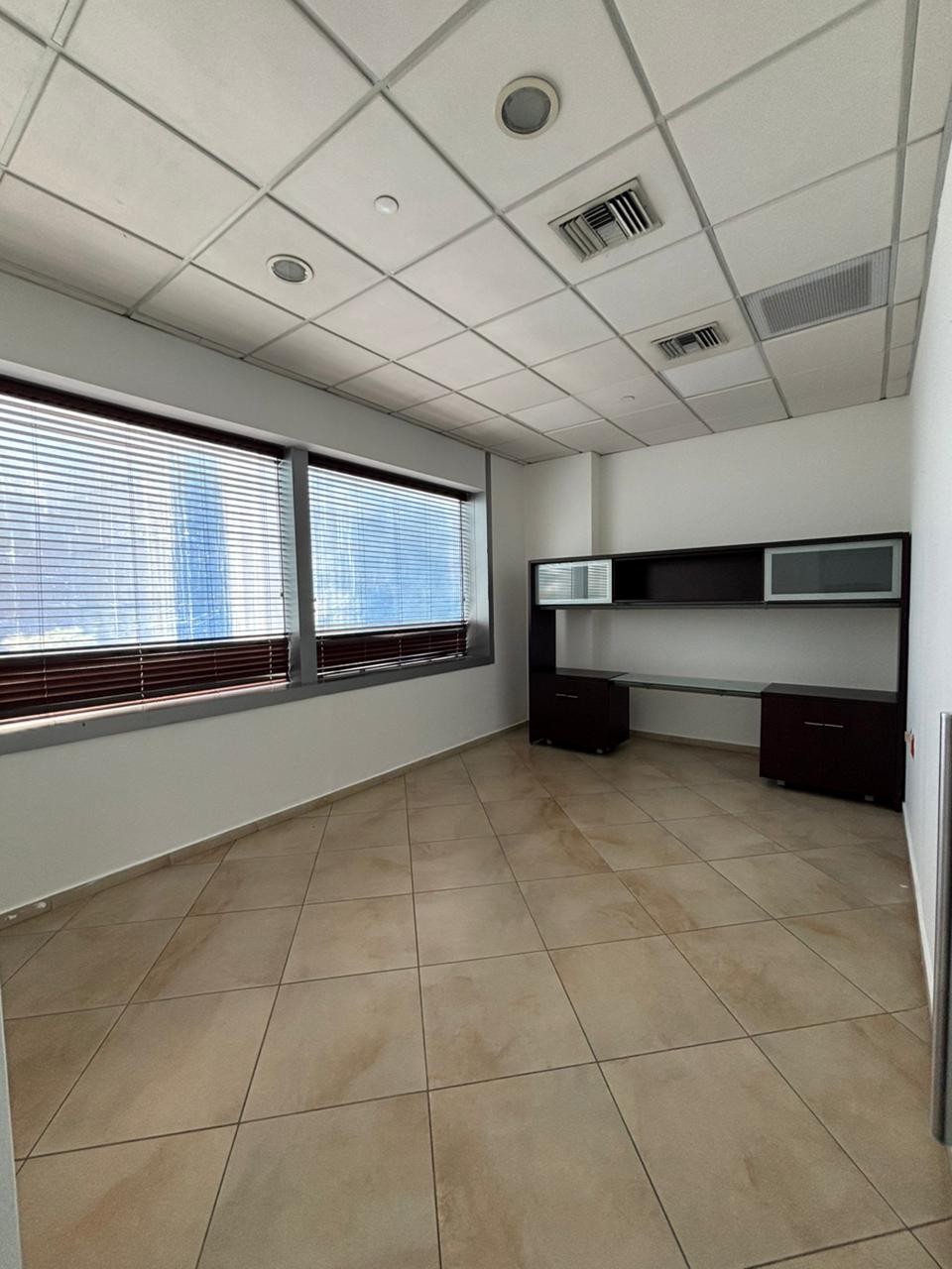 Oficina corporativa venta alquiler Piantini Acropolis Santo Domingo