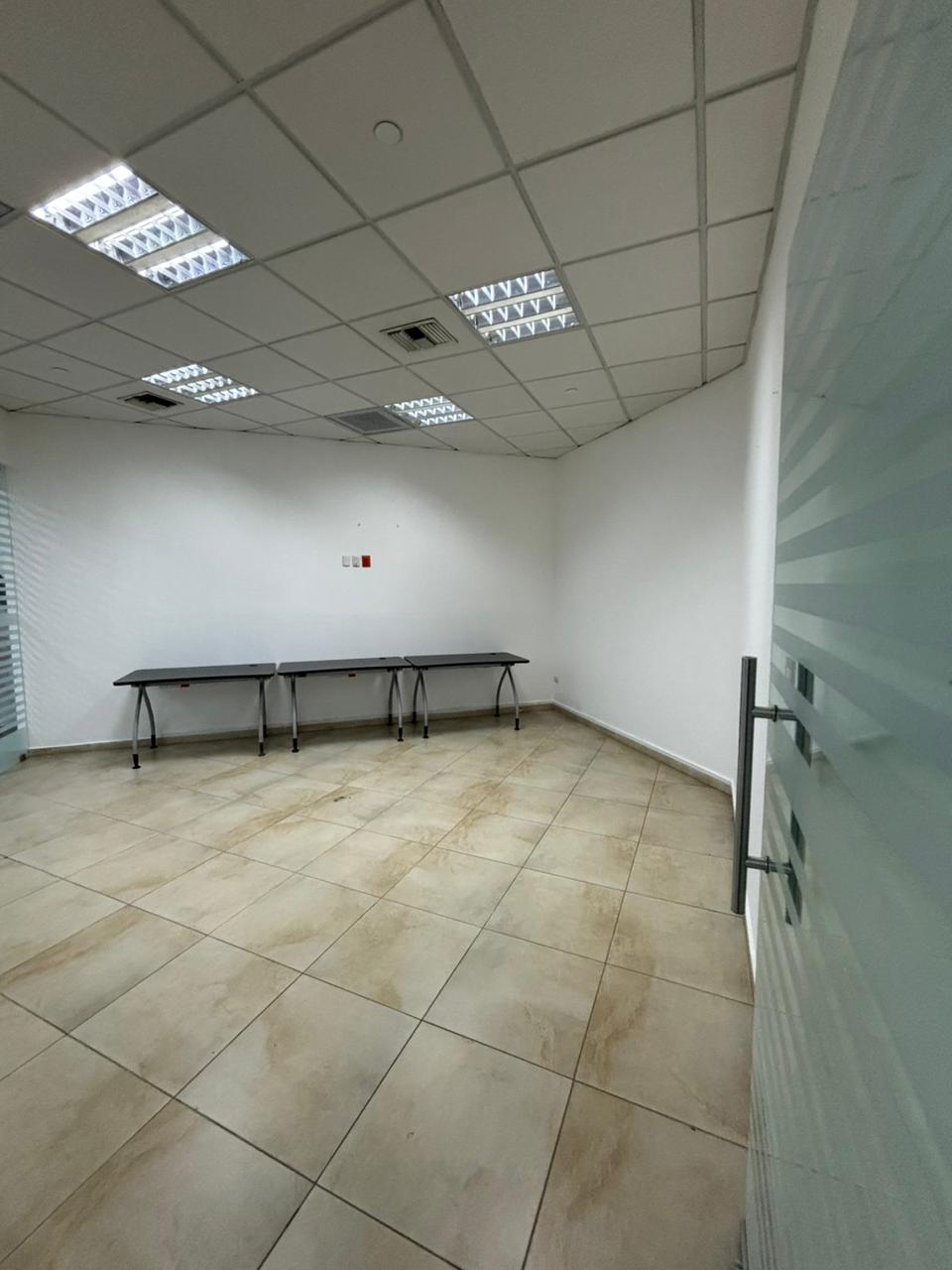Oficina corporativa venta alquiler Piantini Acropolis Santo Domingo