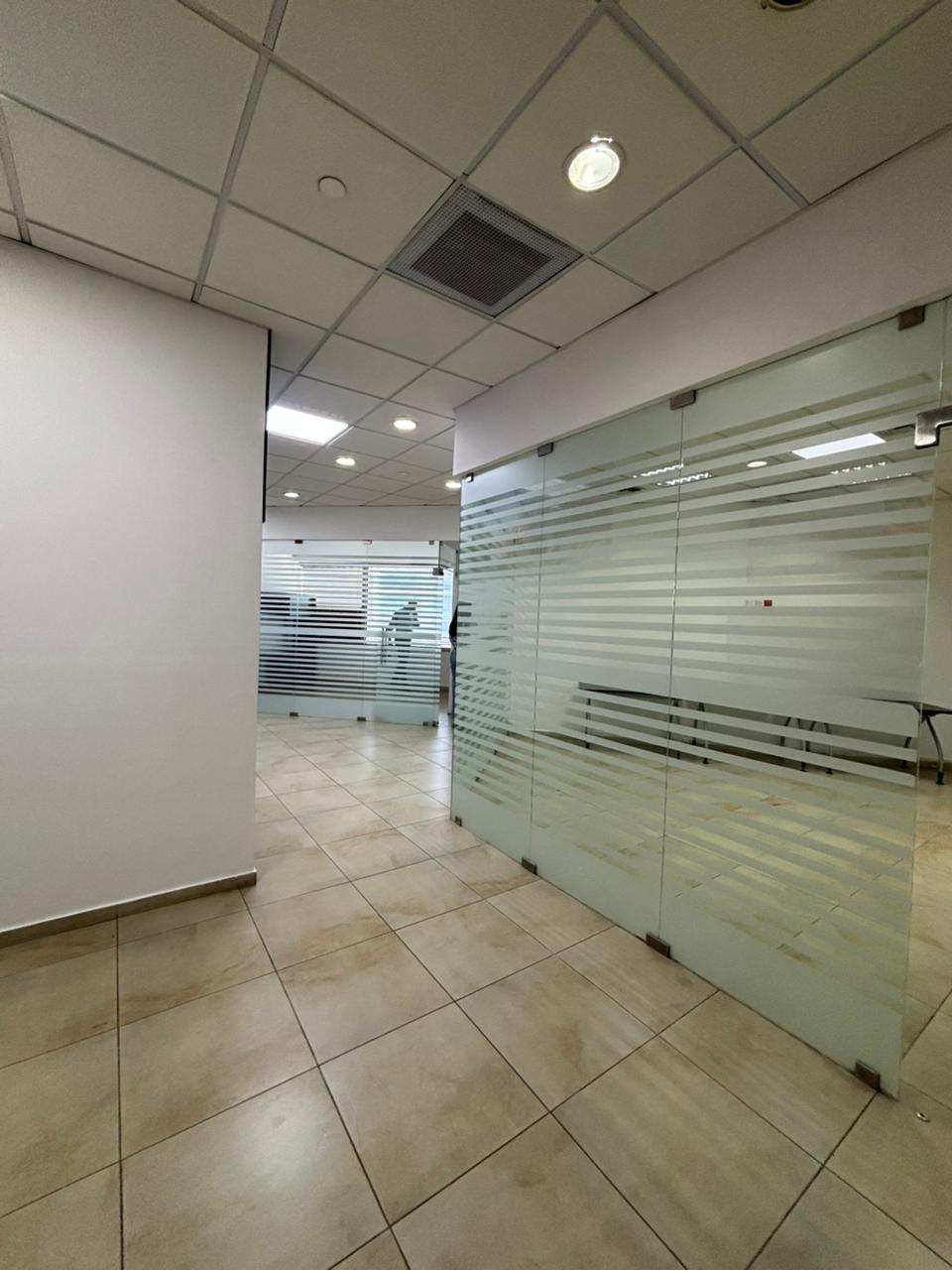 Oficina corporativa venta alquiler Piantini Acropolis Santo Domingo