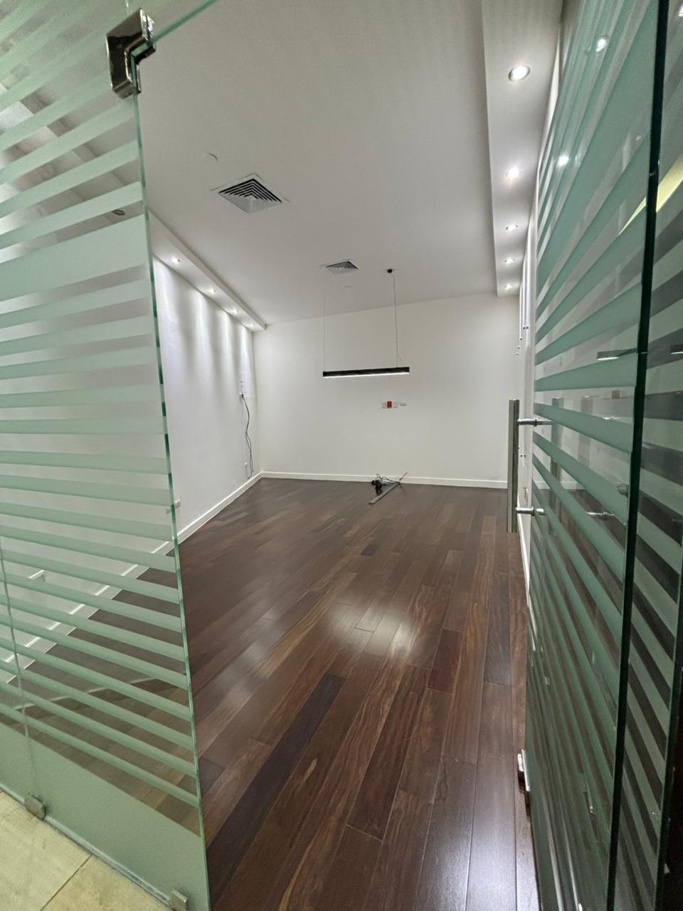 Oficina corporativa venta alquiler Piantini Acropolis Santo Domingo