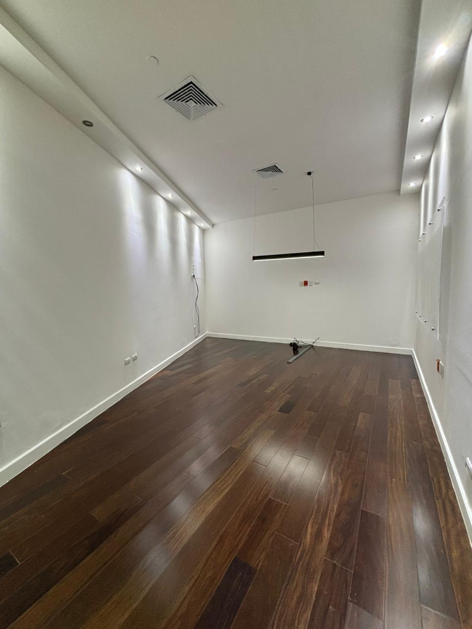 Oficina corporativa venta alquiler Piantini Acropolis Santo Domingo